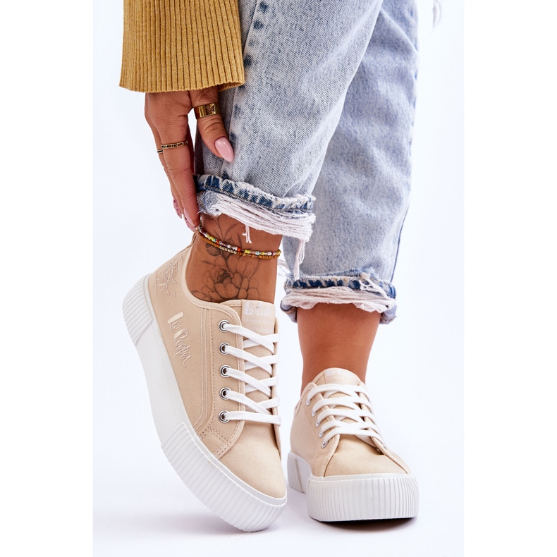Bekväma sneakers på plattformen Lee Cooper LCW-23-31-1808L Beige 1