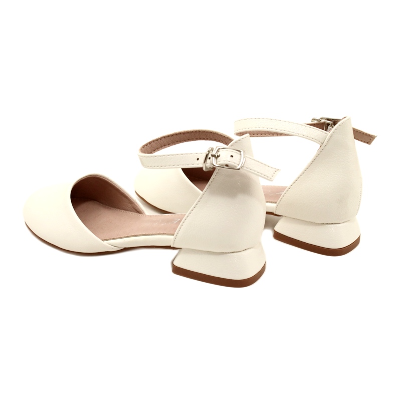 Evento Vita ballerinor, Mission Communion Sandals 5