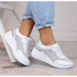 Skinnbekväma genombrutna kilskor vita S.Barski LR29587 1