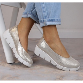 Slip-on wedge skor i läder för kvinnor Filippo DP4560 gyllene 1