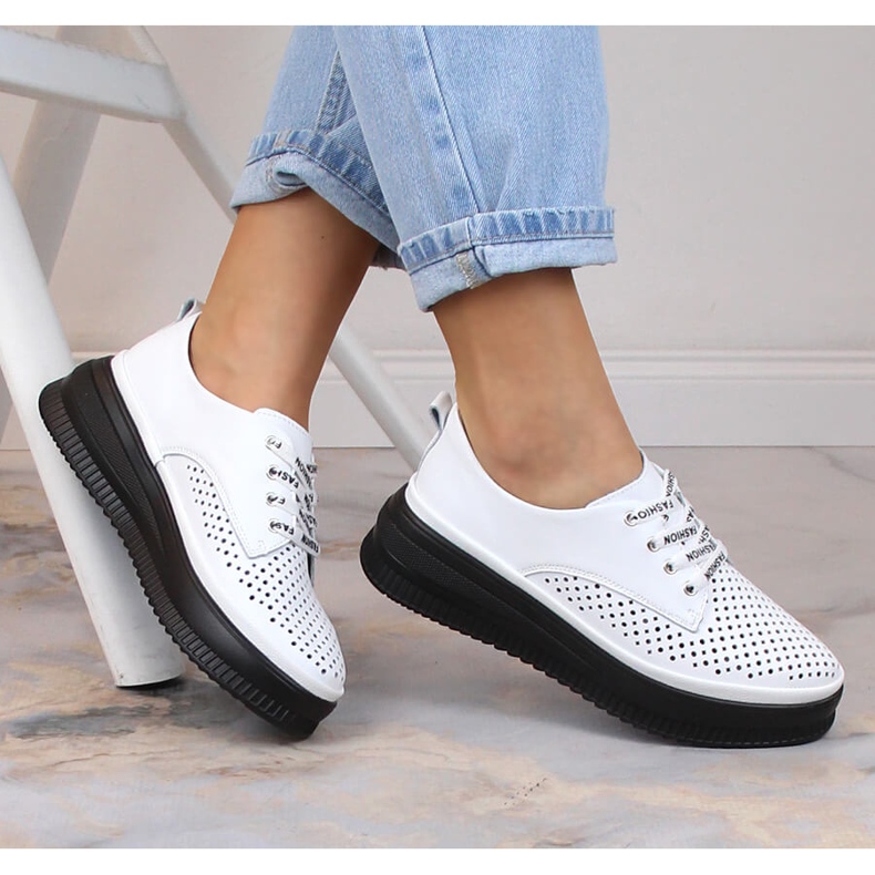 Skinn bekväma genombrutna damskor vit Artiker 52C1992 1