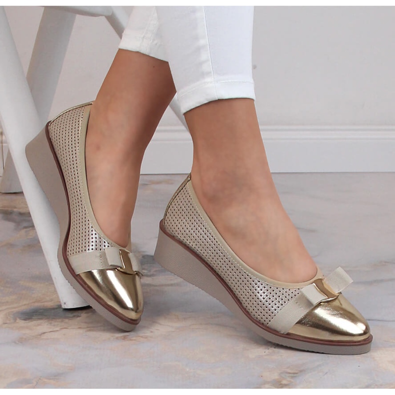 Genombrutna gyllene kilskor för kvinnor Potocki SZ12037 1