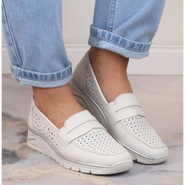 Genombrutna kilskor i läder för kvinnor Rieker N3356-80 vit 1