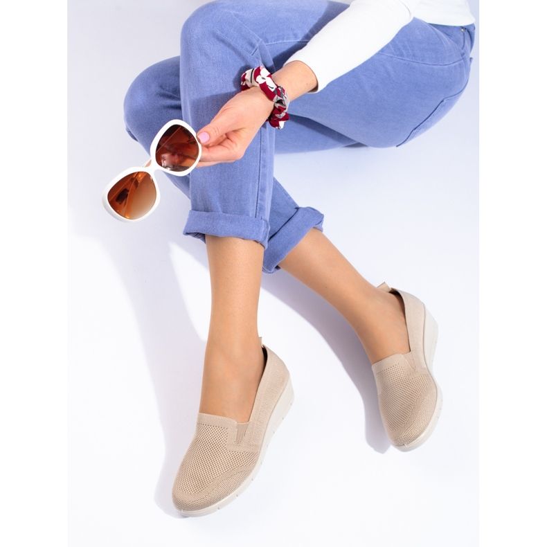 Kilskor i ljusbeige tyg från Shelovet 1