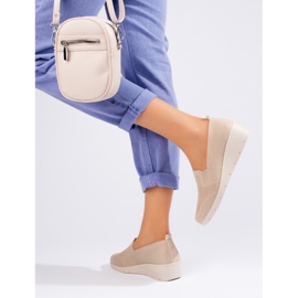 Kilskor i ljusbeige tyg från Shelovet 2