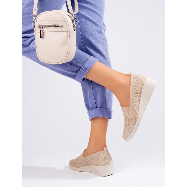 Kilskor i ljusbeige tyg från Shelovet 2