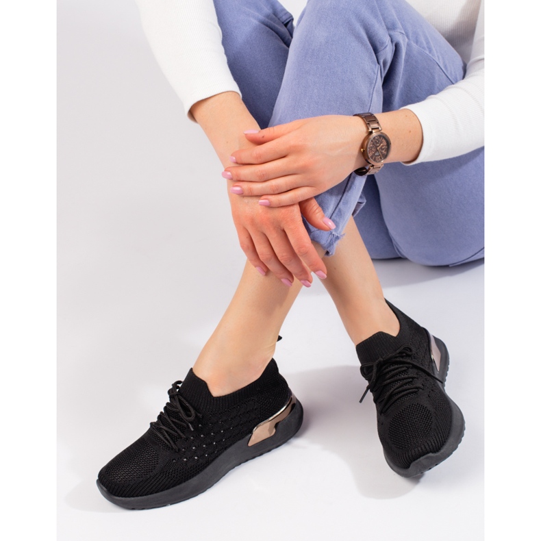 Shelovet svarta genombrutna sportskor 1