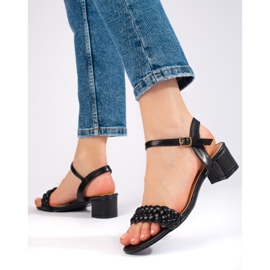 Svarta lågklackade sandaler från Shelovet 2