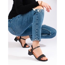 Svarta lågklackade sandaler från Shelovet 1