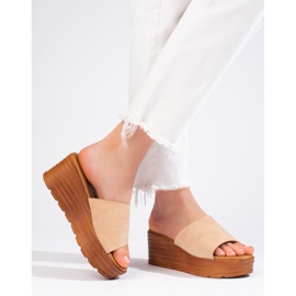 Damtofflor i beige Shelovet mocka med kil 1