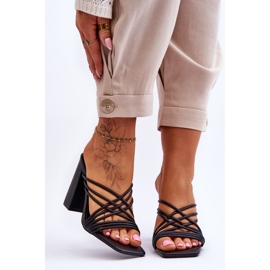 Högklackade sandaler med remmar Svart Beckie 1