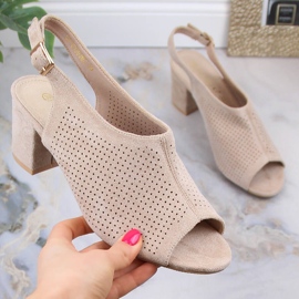 Genombrutna mockasandaler för kvinnor i beige Potocki LE20003 1