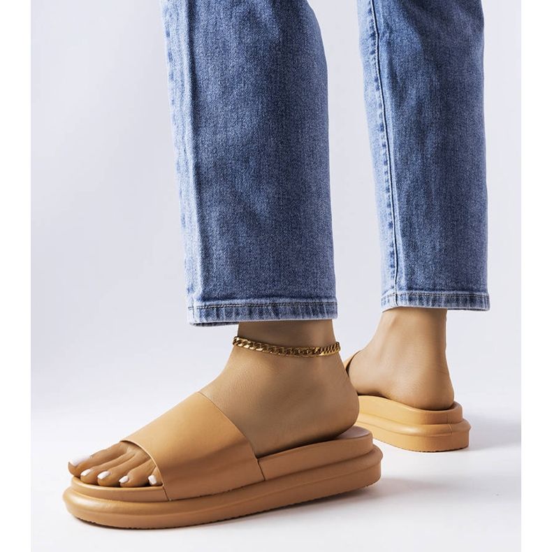 Bruna platåsandaler från Paquette 1