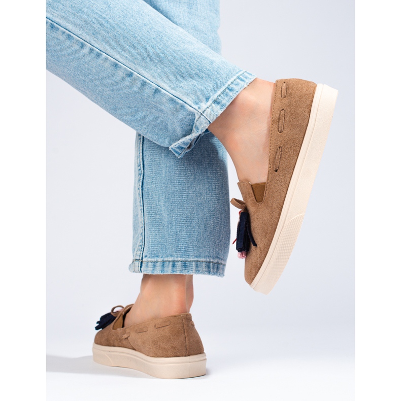 Brun mocka slip-on slip-on med tofsar Shelovet beige 1