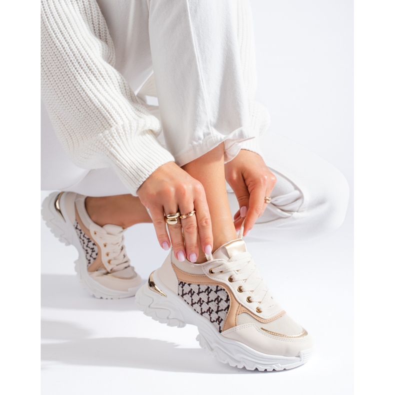 Damsneakers på en tjock sula beige Shelovet 1