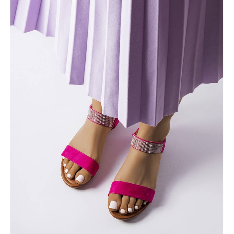 Rosa sandaler dekorerade med strass från Dufresne 1