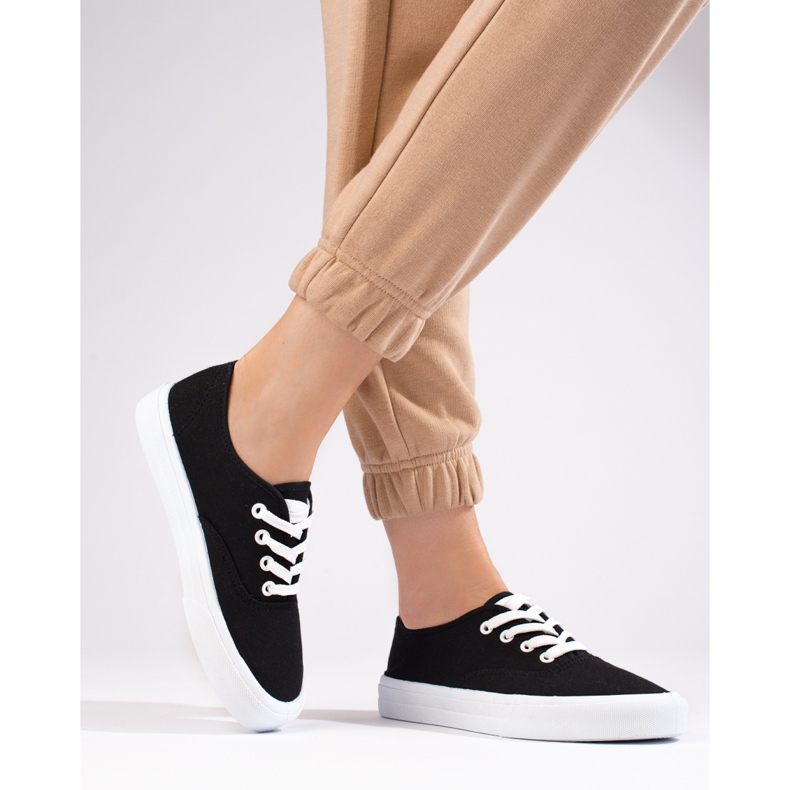 Klassiska damsneakers med snörning Shelovet svart 2