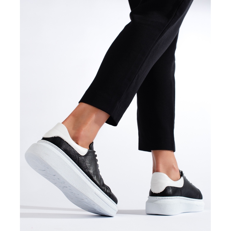 Svarta klassiska damsportskor från T.Sokolski 1