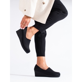 Svarta kilskor i tyg från T.Sokolski 1