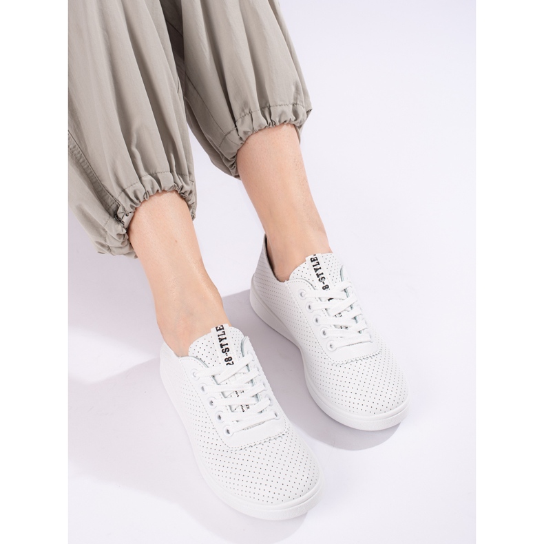 Genombrutna vita Shelovet sneakers för kvinnor 1