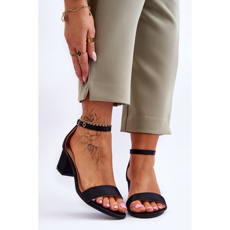 PG1 Satin sandaler med låg klack Svart Julia 1