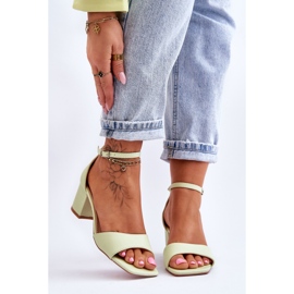 PG1 Ekologiska lädersandaler på låg klack Ljusgrön Whitney 1