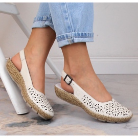 Skinnbekväma genombrutna sandaler beige Rieker 44861-60 2