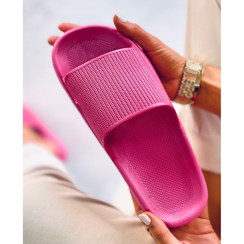 BM Yang Fuchsia kuddtofflor rosa 1