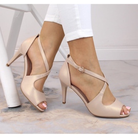 Damsandaler med beige stift Sergio Leone SK429 1