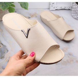 Damtofflor i beige läder T.Sokolski L22-301 2