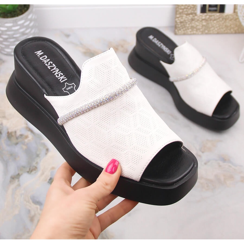 M. DASZYŃSKI Kilsandaler för kvinnor vita M.Daszyński SA209-2 1