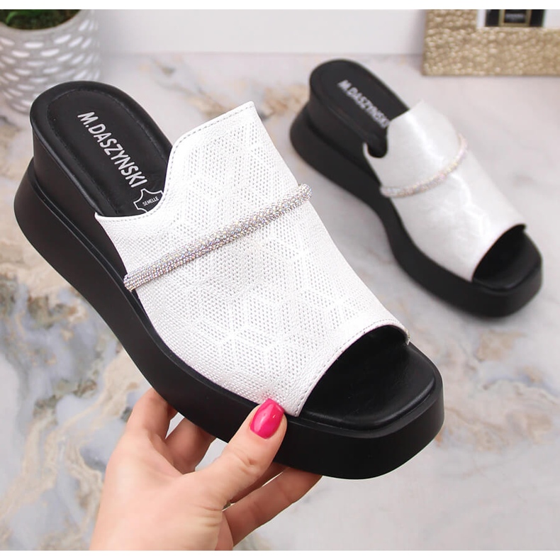 M. DASZYŃSKI Kilsandaler i silver för kvinnor M.Daszyński SA209-2 1