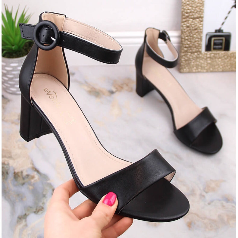 Svarta damsandaler på posten eVento 1617 1