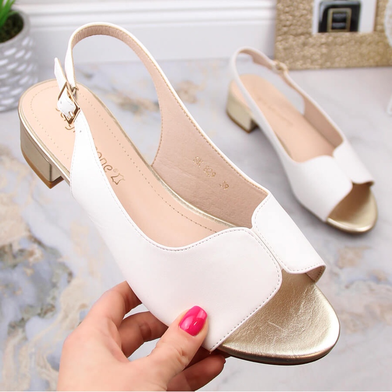 Vita platta sandaler för kvinnor Sergio Leone SK829 1