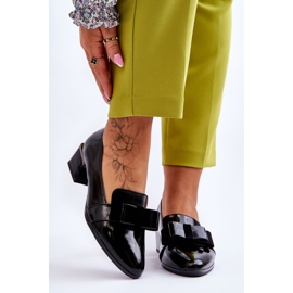 Vinceza Fashionabla lackläderpumpar med dekorativ rosett Shira Black svart 1