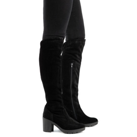 Olivier Svarta mockastövlar värmde på Margaret-stolpen 2