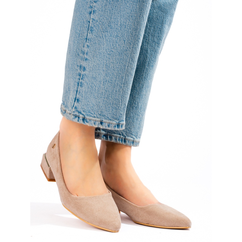 Lågklackade ballerinor i beige mocka för kvinnor från Vinceza 2