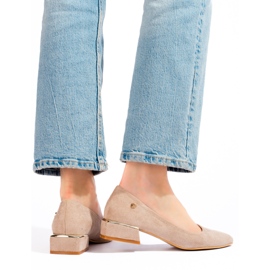 Lågklackade ballerinor i beige mocka för kvinnor från Vinceza 1