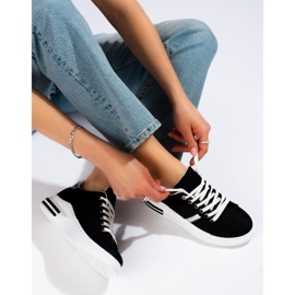 Svarta sneakers med tjock sula från Shelovet 1