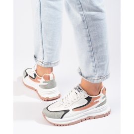 Damsneakers på en tjock sula Shelovet vit 2