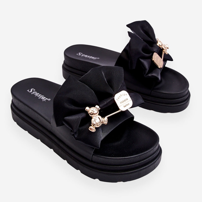 PE1 Tofflor Med En Rosett Och En Dekorativ Nalle Svart Suzy 1