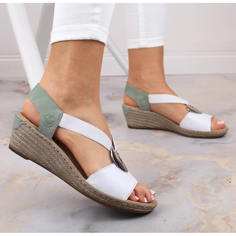 Bekväma damsandaler Rieker 624H6-80 vit 2