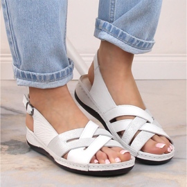 Platta vita lädersandaler för kvinnor T.Sokolski L22-521 1