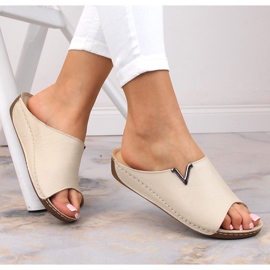 Damtofflor i beige läder T.Sokolski L22-301 5