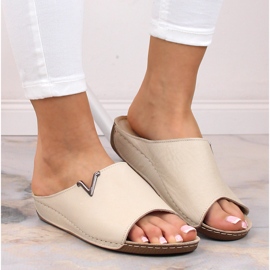 Damtofflor i beige läder T.Sokolski L22-301 7