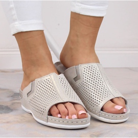 S.Barski Damtofflor i läder på en silverkil S. Barski 1