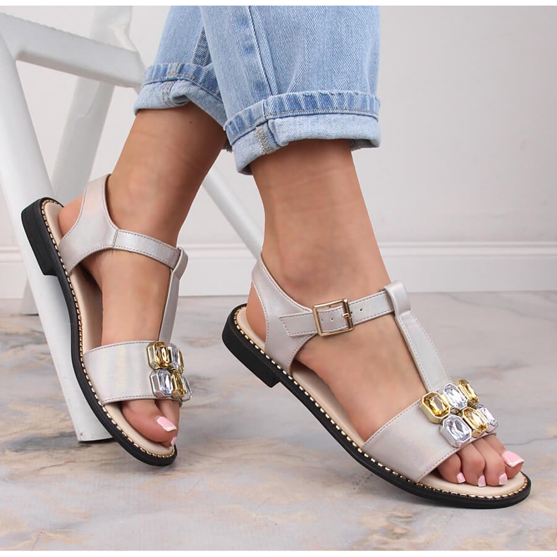 Platta bekväma beige sandaler för kvinnor med zirkoner S.Barski 2775-30 1