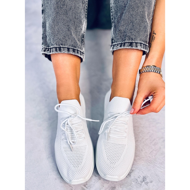 Dambro H/VIT strumpa sportskor 1