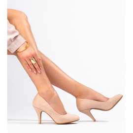 Klassiska pumps i beige mocka från Shelovet 1