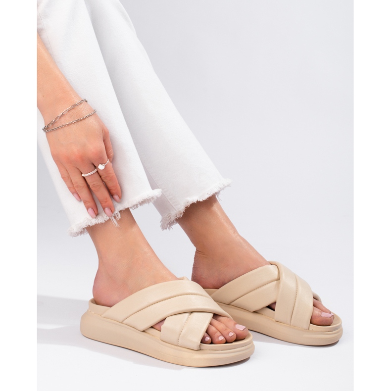 Tofflor på LA.FI-plattformen beige 1